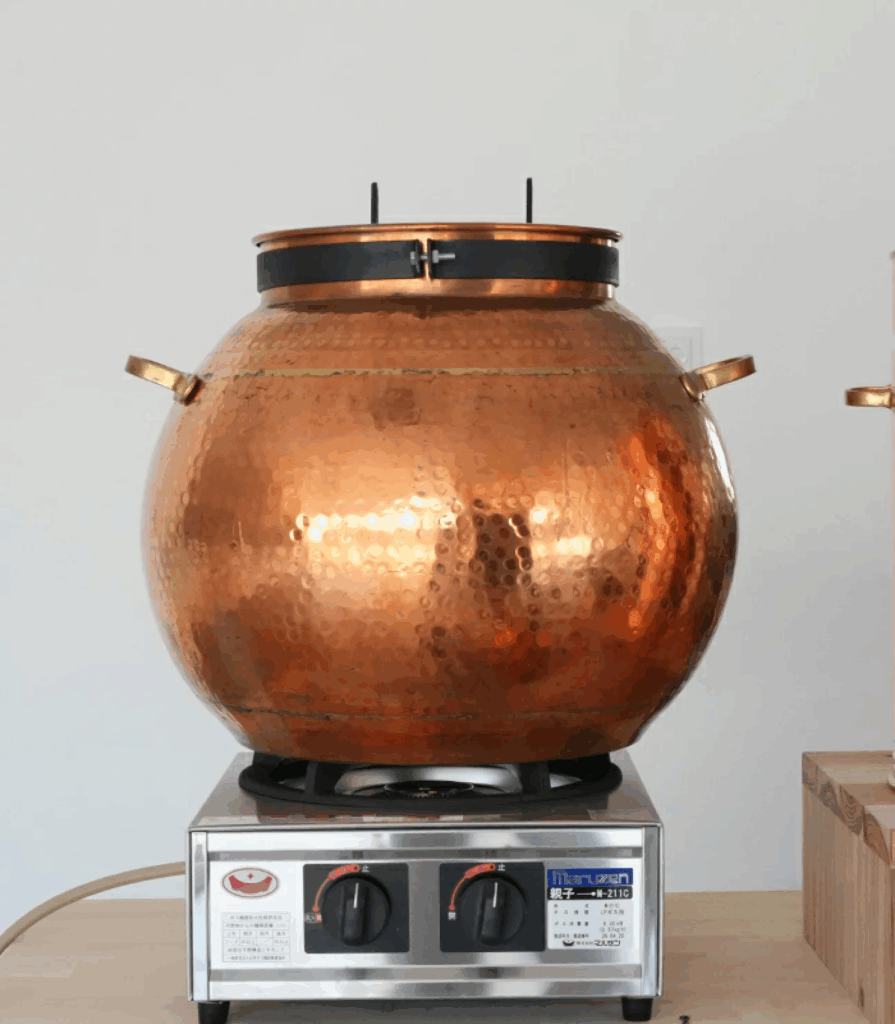 EPICROEBEの銅製蒸留器
