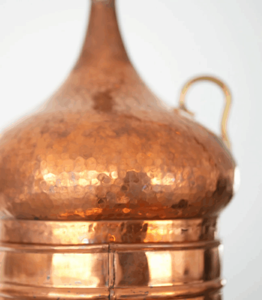 EPICROEBEの銅製蒸留器